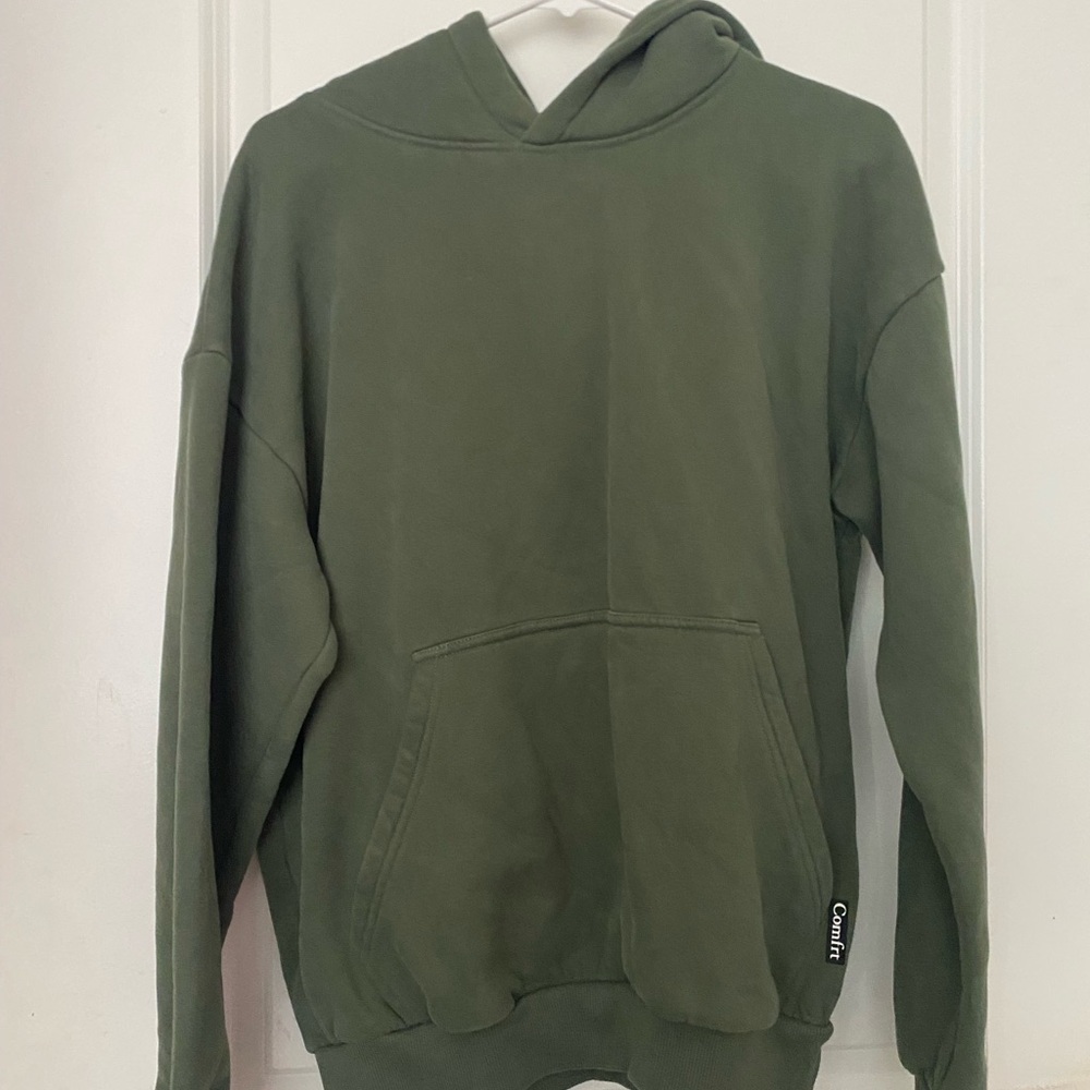 Comfrt Men's Green Hoodie